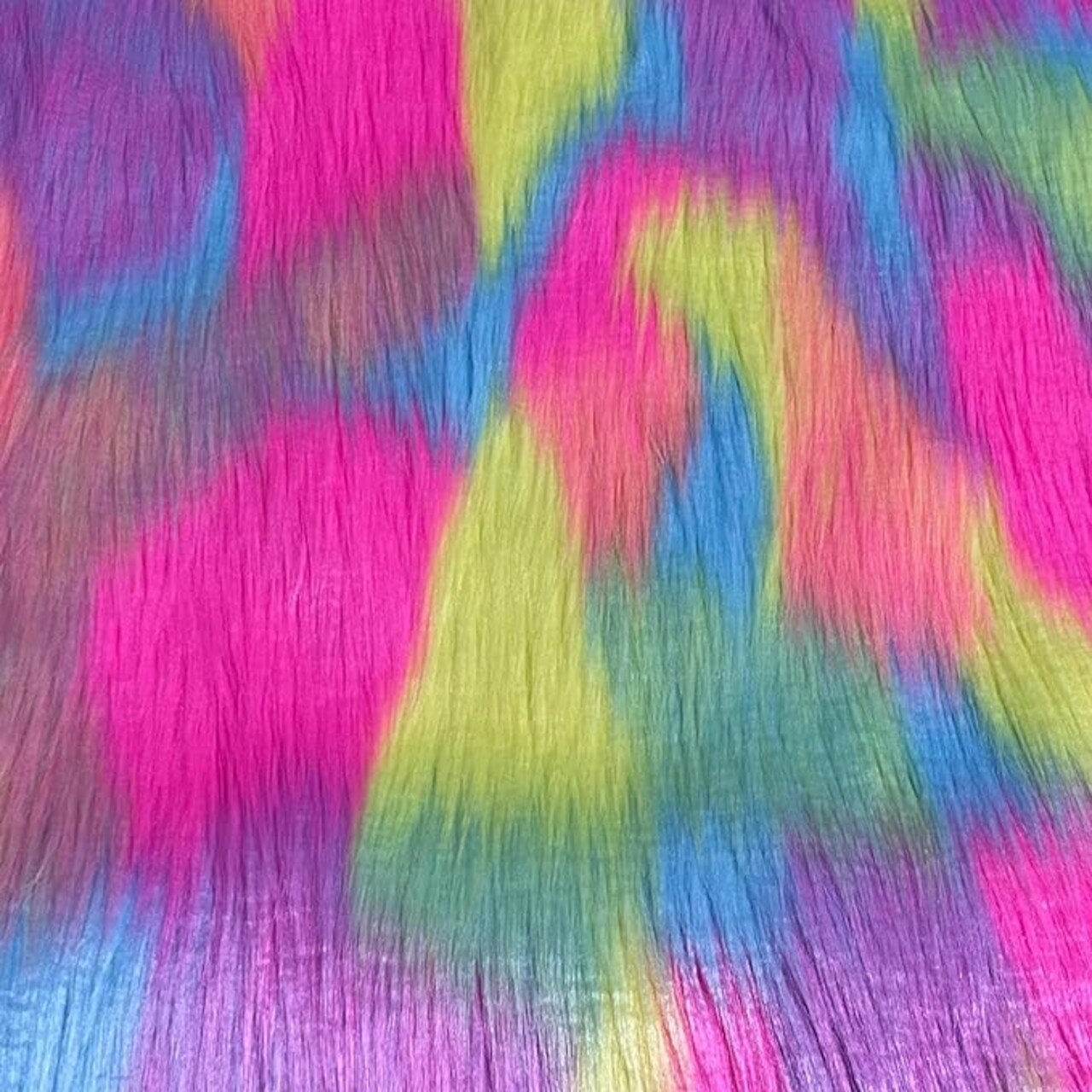 FabricLA | Faux Fur Round Circular Fluffy Shaggy Fabric | Use Round Faux Fur for Carpet, Play Mats, Bedroom, Christmas Decoration